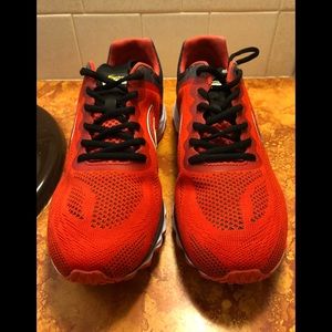 Spira Vento Red & Charcoal Running Shoes